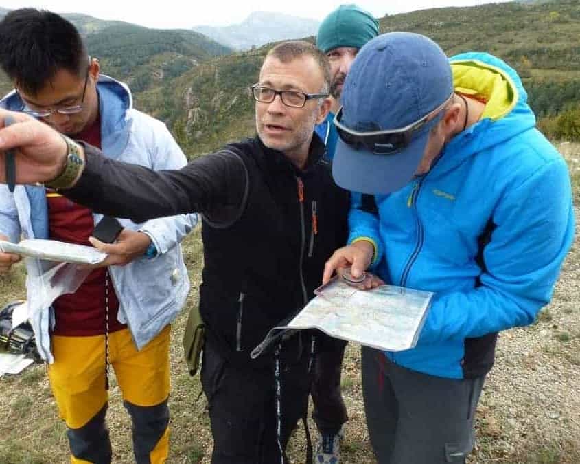 Wat is Kompas Deviatie? En hoe werkt het? 4 Kaart en kompas gebruik in de praktijk