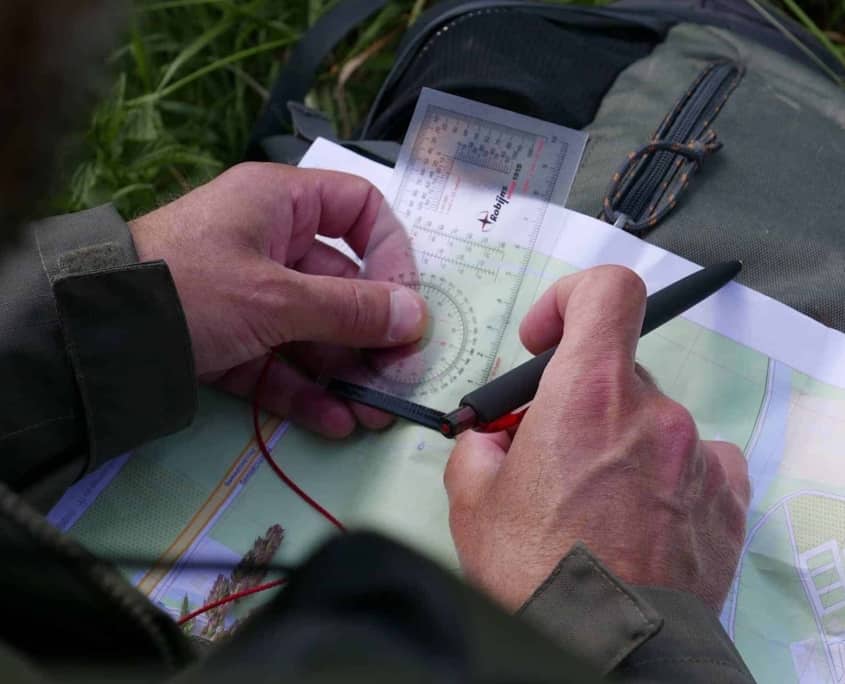 Locatie op de kaart bepalen met een kaarthoekmeter