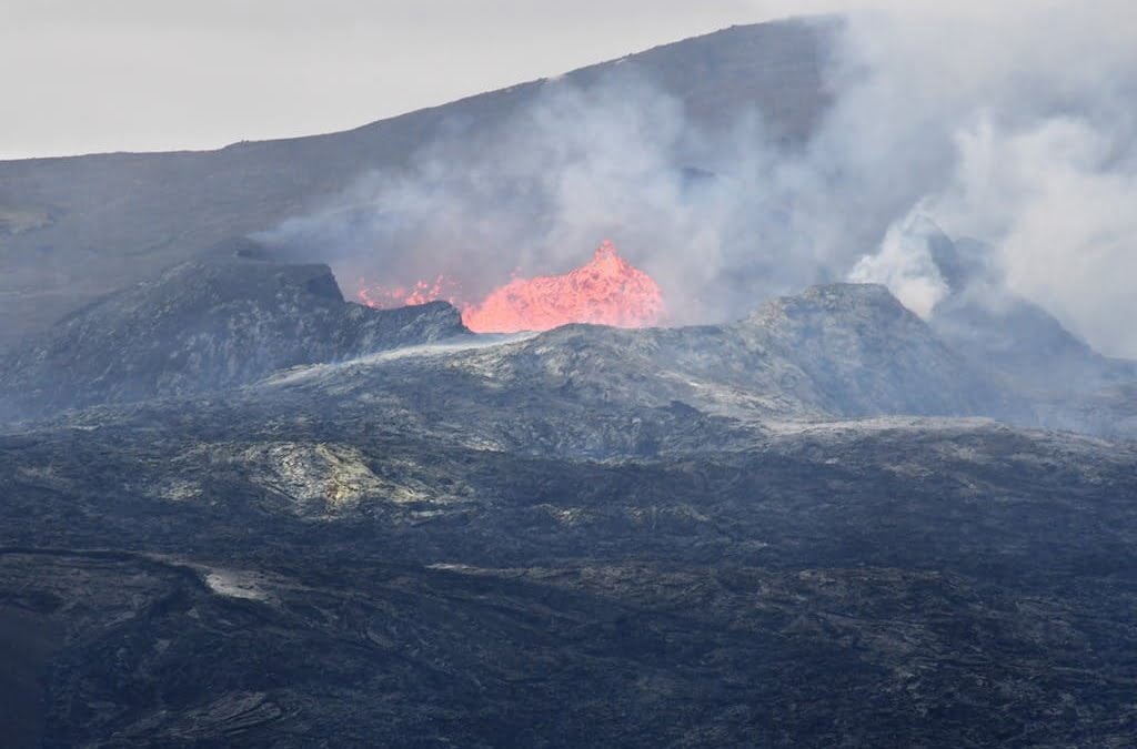 Arctic Adventure op IJsland 14 THE FLOOR IS LAVA TREKKING