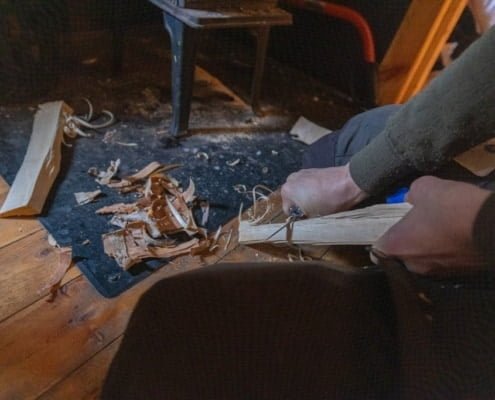 Explanation of the Leatherman Wave knife 2 Lighting a fire in the wilderness cabin in northern Sweden