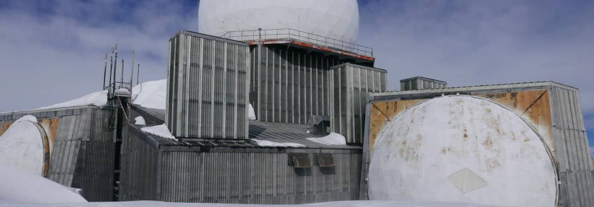 A visit to Dye 2, the abandoned Cold War radar station 1 Groenland Oversteek Expedtie 29 A visit to Dye 2, the abandoned Cold War radar station